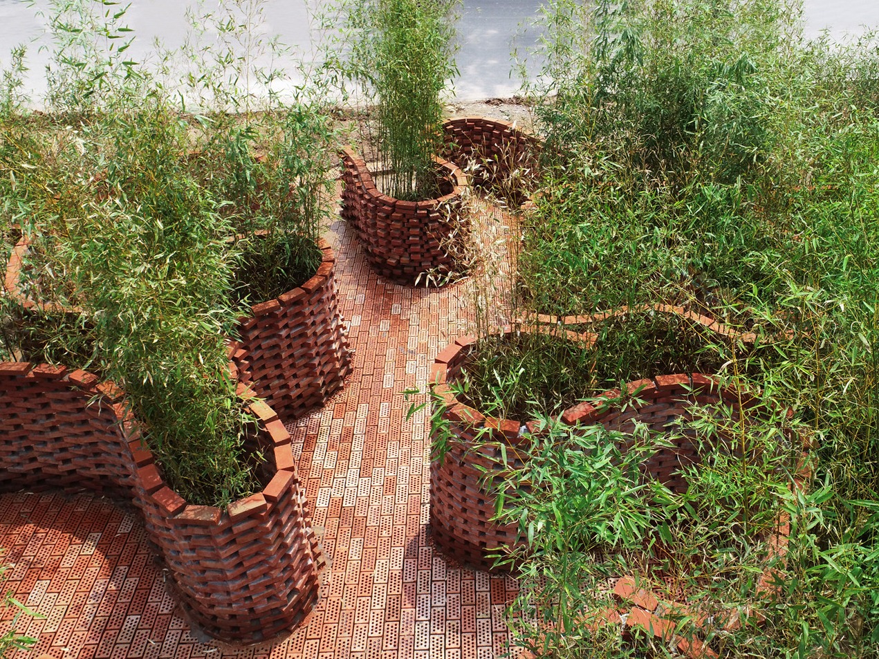 磚藝迷宮花園，世界上第一座“智能建造”的花園